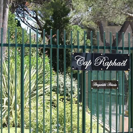 Apartment Charmant T1 Cap Raphael Au Port Santa Lucia